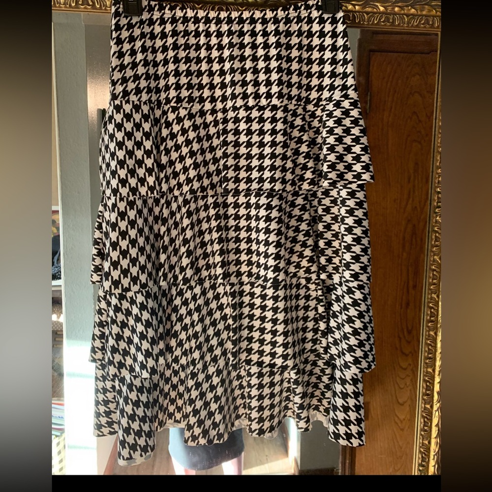 Nuggles ruffled skirt